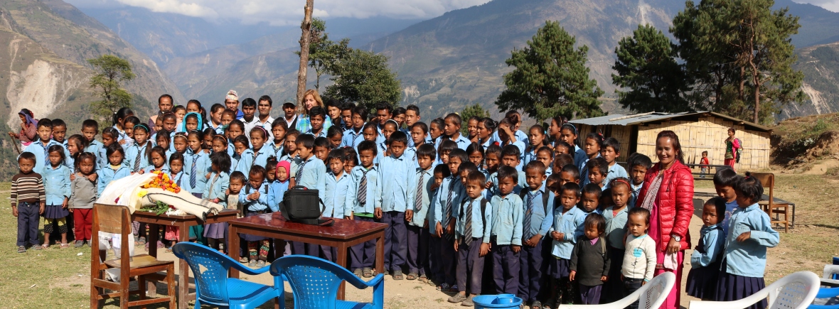 Schulkinder von Golche, Nepal